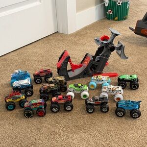 Monster Truck Set with Launcher - Multicolor